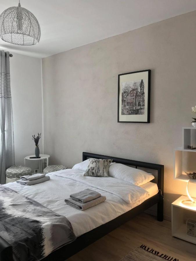 MCM Studio Apartment Sibiu Luaran gambar